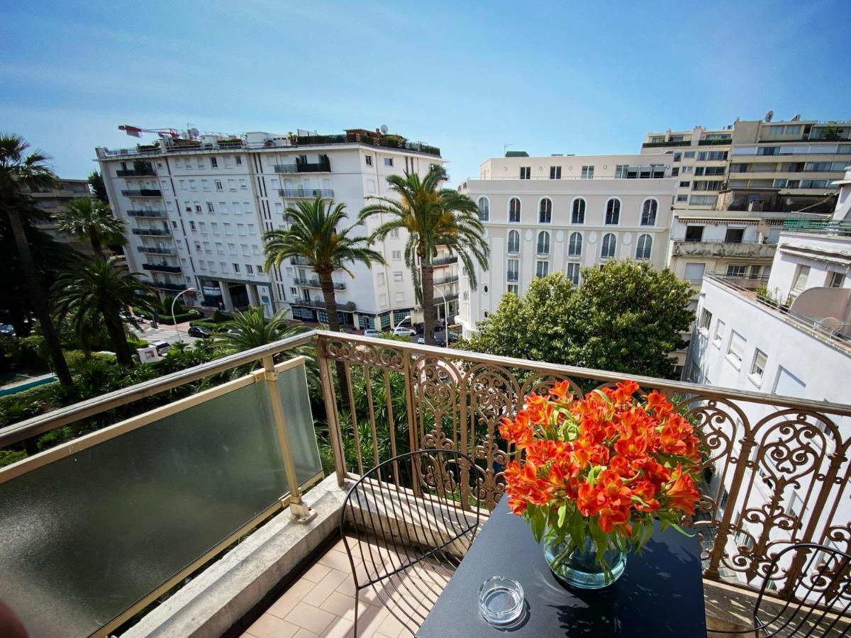 Hotel Moliere Cannes Bagian luar foto