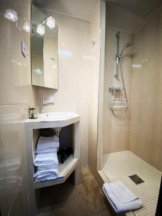 Hotel Moliere Cannes Bagian luar foto